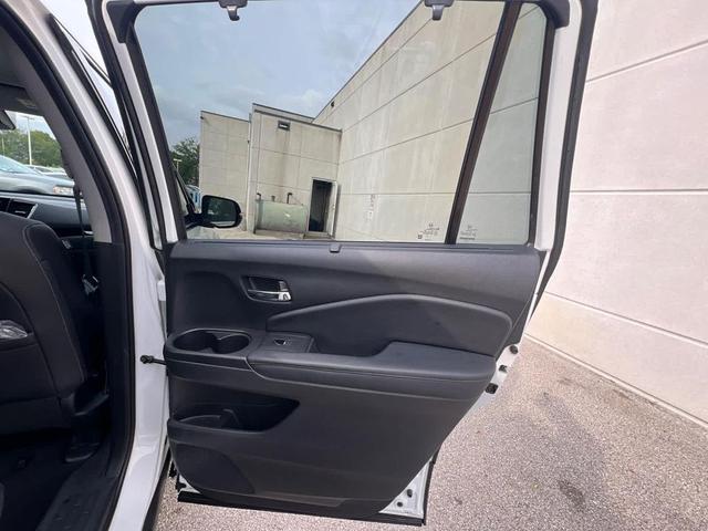 Photo of 2022 Platinum White Pearl Honda Pilot