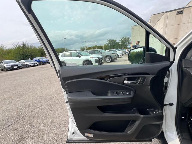 Photo of 2022 Platinum White Pearl Honda Pilot