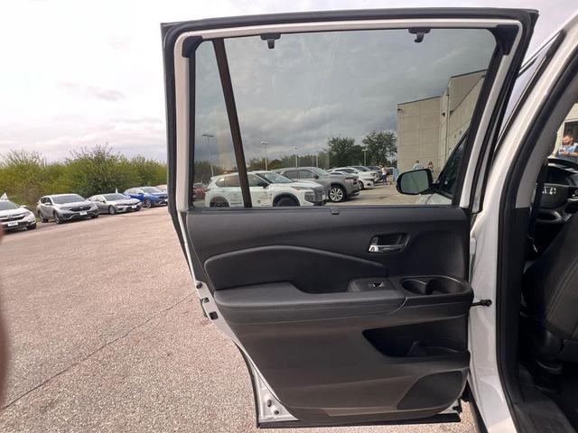 Photo of 2022 Platinum White Pearl Honda Pilot