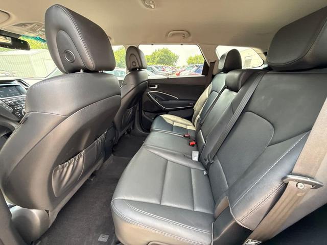 Photo of 2019 WHI/White Hyundai Santa Fe XL
