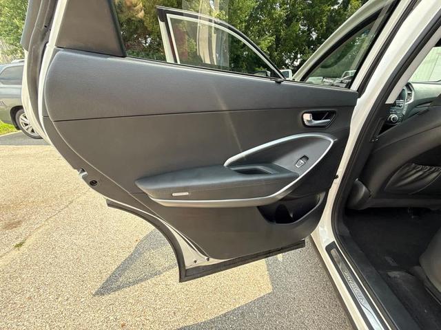 Photo of 2019 WHI/White Hyundai Santa Fe XL