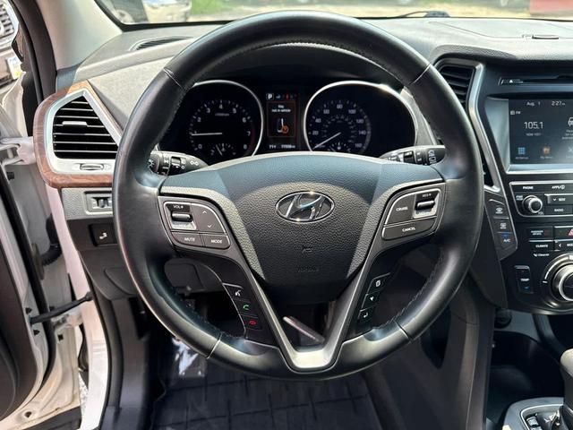 Photo of 2019 WHI/White Hyundai Santa Fe XL