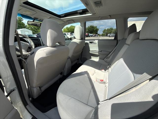 Photo of 2012 WHI/White Subaru Forester