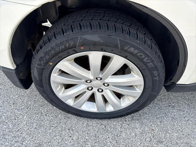 Photo of 2012 WHI/White Subaru Forester