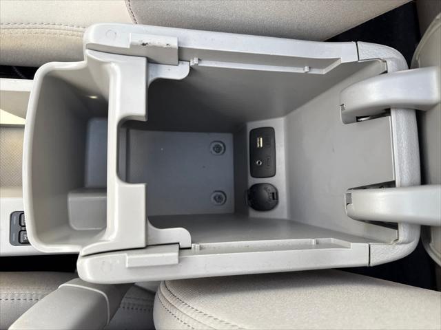 Photo of 2012 WHI/White Subaru Forester