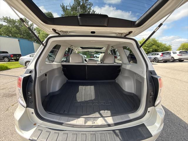 Photo of 2012 WHI/White Subaru Forester