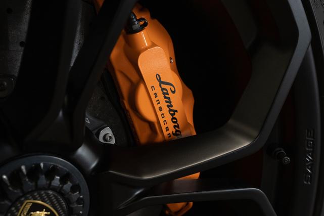 Photo of 2018 Orange Lamborghini Aventador S