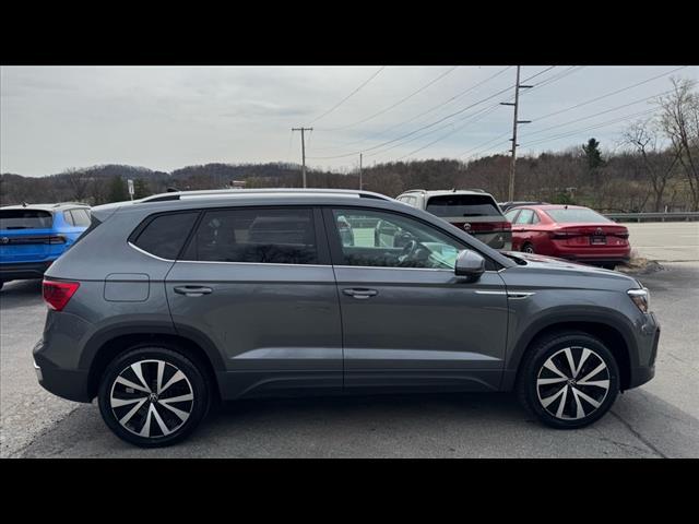 Photo of 2022 Platinum Gray Metallic Volkswagen Taos