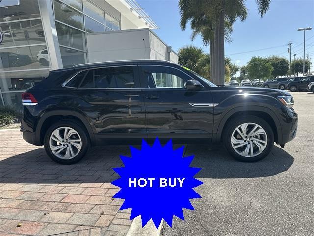 Photo of 2021 Deep Black Pearl Effect Volkswagen Atlas Cross Sport