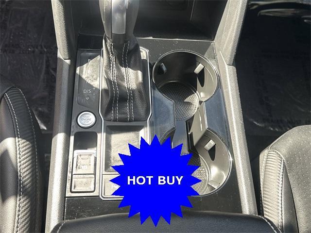 Photo of 2021 Deep Black Pearl Effect Volkswagen Atlas Cross Sport