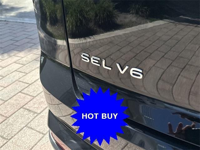 Photo of 2021 Deep Black Pearl Effect Volkswagen Atlas Cross Sport