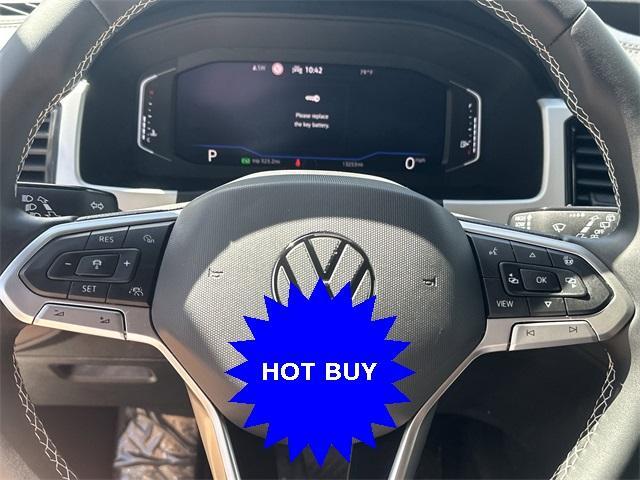 Photo of 2021 Deep Black Pearl Effect Volkswagen Atlas Cross Sport