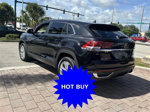 Photo of 2021 Deep Black Pearl Effect Volkswagen Atlas Cross Sport