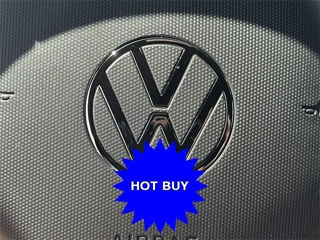 Photo of 2021 Deep Black Pearl Effect Volkswagen Atlas Cross Sport