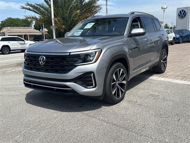 Photo of 2025 Silver Mist Metallic Volkswagen Atlas