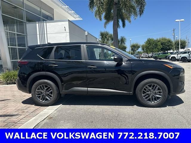 Photo of 2023 Black Nissan Rogue