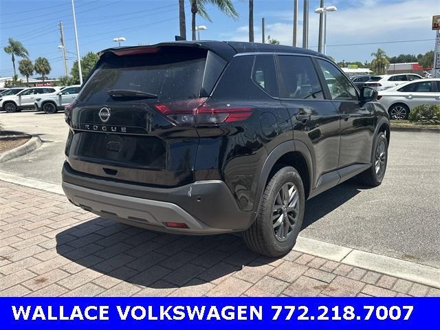Photo of 2023 Black Nissan Rogue