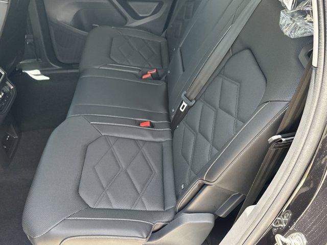 Photo of 2025 Deep Black Pearl Effect Volkswagen Atlas