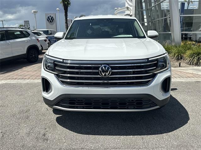 Photo of 2025 Pure White Volkswagen Atlas