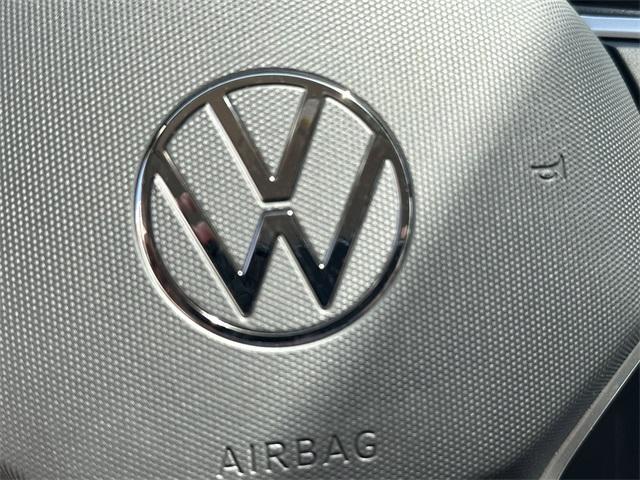 Photo of 2025 Pure White Volkswagen Atlas