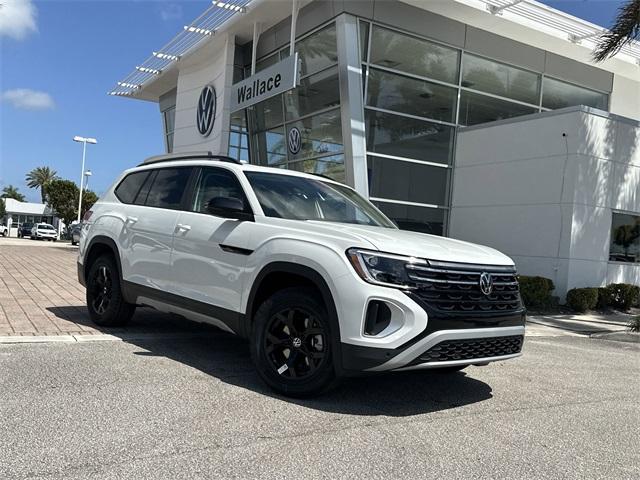 Photo of 2025 Pure White Volkswagen Atlas