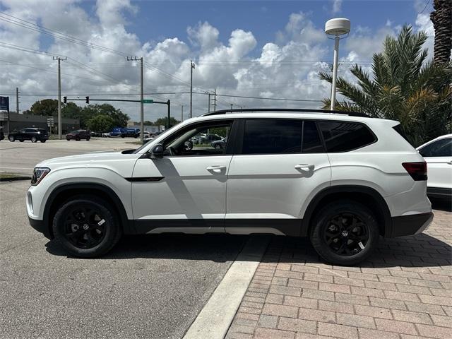Photo of 2025 Pure White Volkswagen Atlas