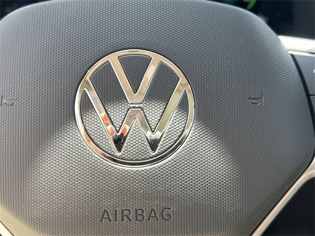 Photo of 2025 Pure White Volkswagen Atlas