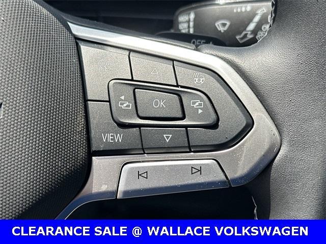 Photo of 2024 Deep Black Pearl Effect Volkswagen Atlas