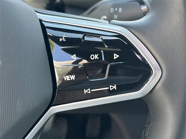 Photo of 2025 Pure White Volkswagen ID.4