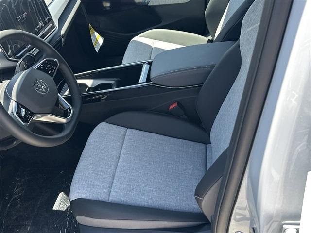 Photo of 2025 Pure White Volkswagen ID.4
