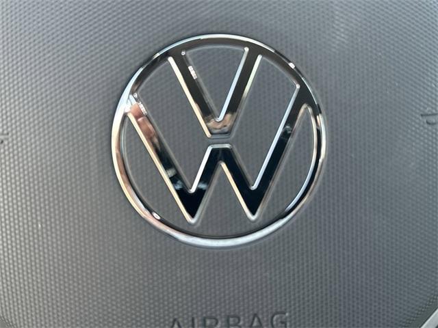 Photo of 2025 Pure White Volkswagen ID.4