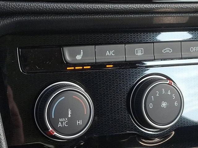 Photo of 2025 Deep Black Pearl Volkswagen Taos