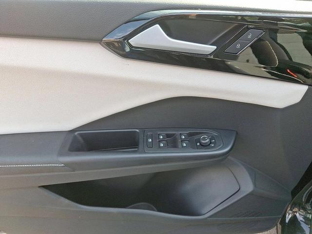 Photo of 2025 Deep Black Pearl Volkswagen Taos