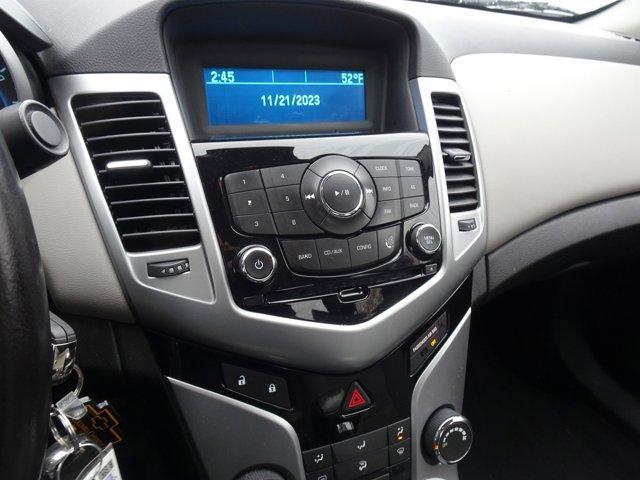 Photo of 2014 Champagne Silver Chevrolet Cruze