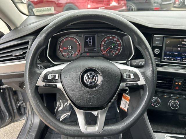 Photo of 2021 Platinum Gray Metallic Volkswagen Jetta