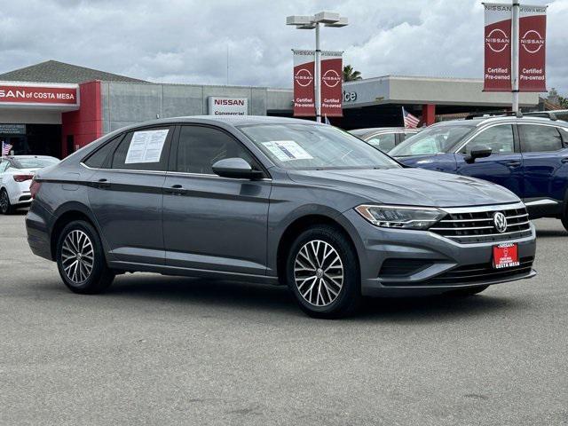 Photo of 2021 Platinum Gray Metallic Volkswagen Jetta