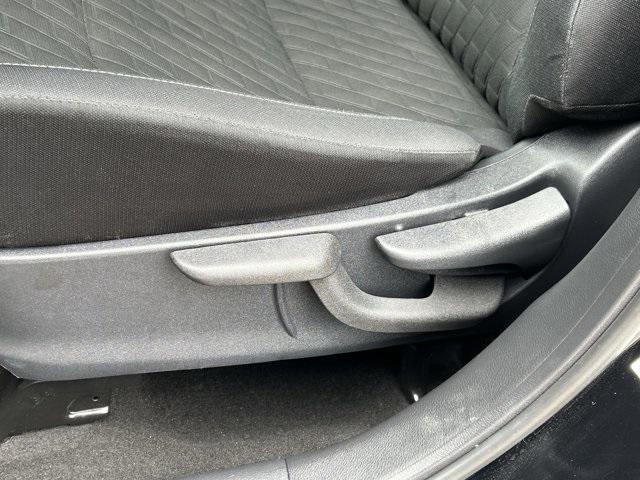Photo of 2022 Super Black Nissan Kicks