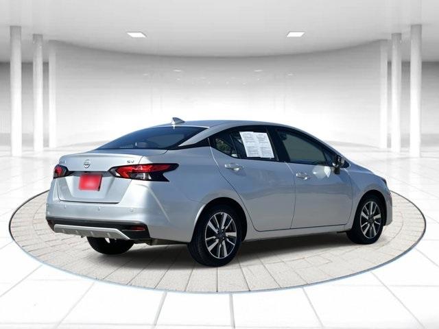 Photo of 2023 Brilliant Silver Metallic Nissan Versa