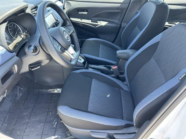 Photo of 2025 White Nissan Versa