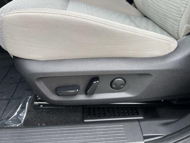 Photo of 2023 Super Black Nissan Rogue