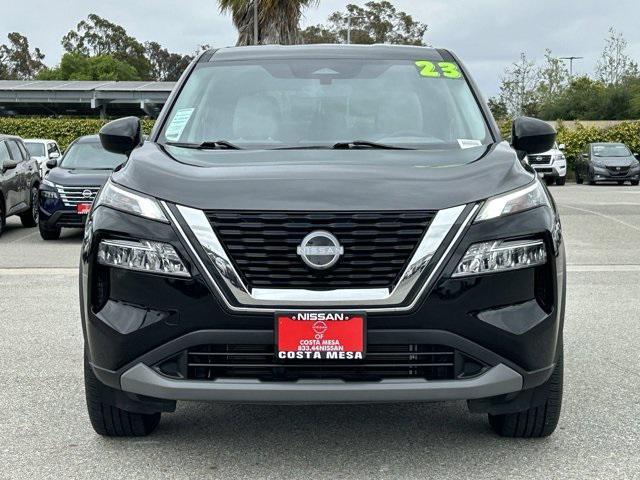 Photo of 2023 Super Black Nissan Rogue