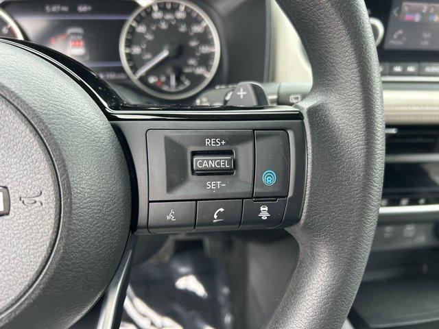 Photo of 2023 Super Black Nissan Rogue