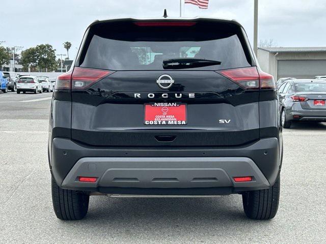 Photo of 2023 Super Black Nissan Rogue