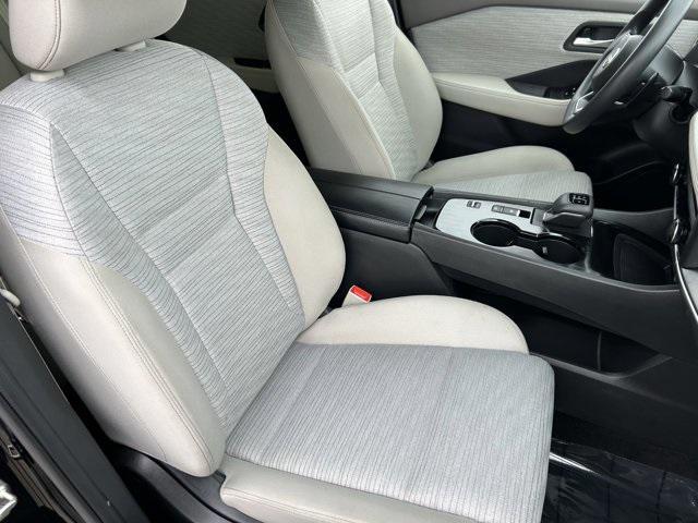 Photo of 2023 Super Black Nissan Rogue