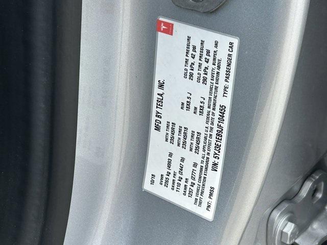 Photo of 2018 Silver Tesla Model 3