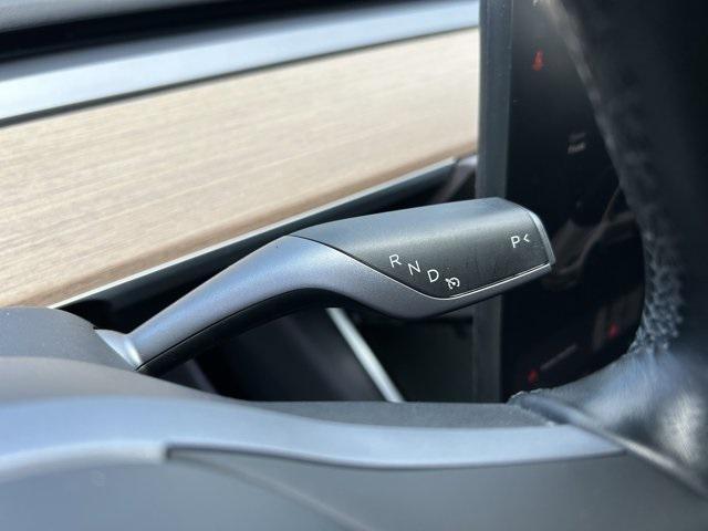 Photo of 2018 Silver Tesla Model 3
