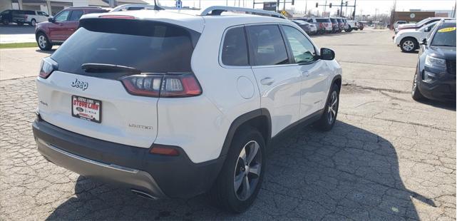 Photo of 2019 Bright White Clearcoat Jeep Cherokee