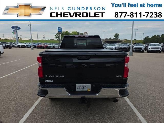 Photo of 2021 Black Chevrolet Silverado 3500