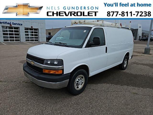 Photo of 2016 Summit White Chevrolet Express 3500
