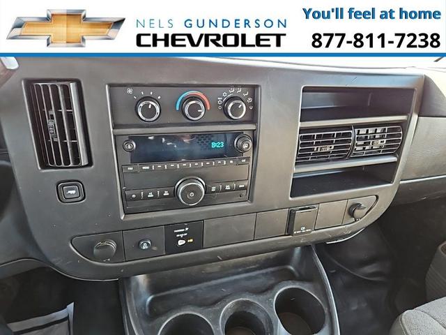 Photo of 2016 Summit White Chevrolet Express 3500